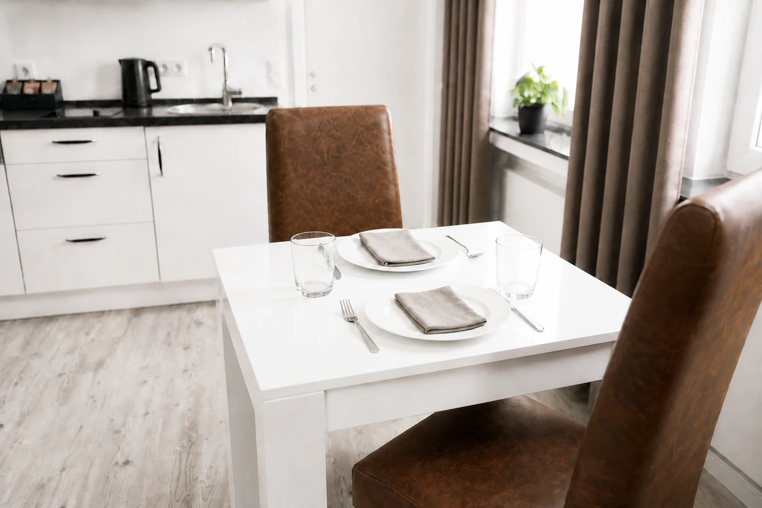 Gedeckter Essplatz in einem SecondHome Apartment in Dortmund